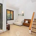 Eleonora Holiday home